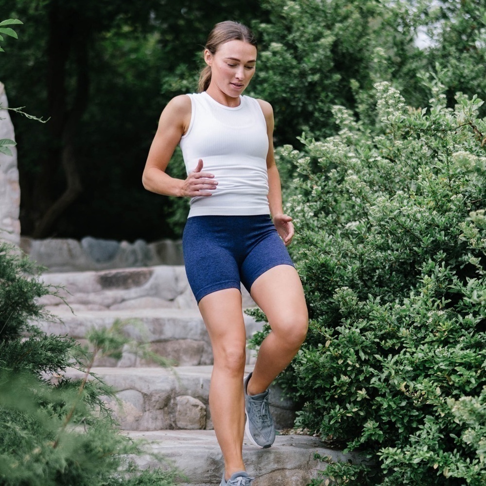 ZYIA Navy Seamless Hustle Short Size Small